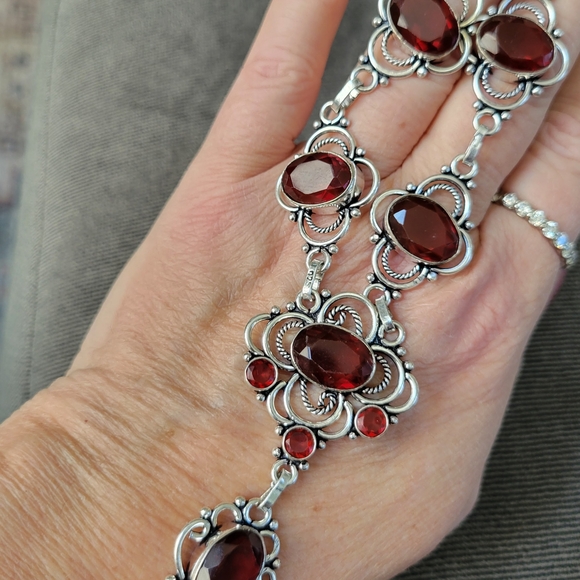 Elegant Silver and Red Gemstone Necklace - Picture 4 of 4